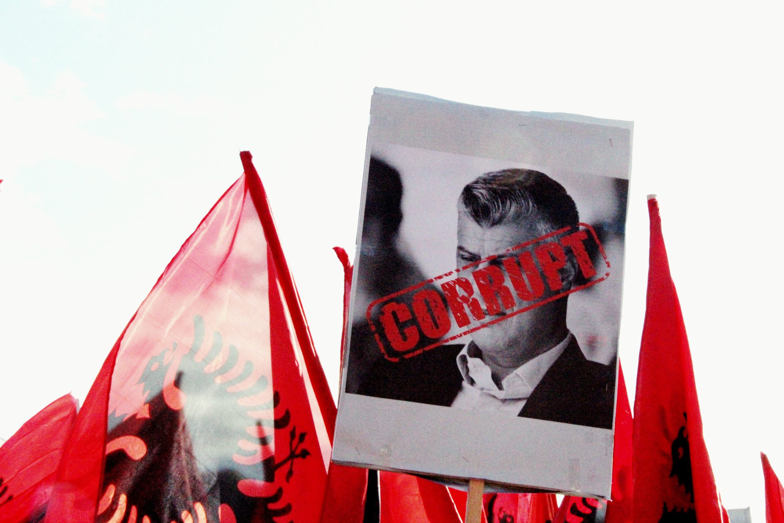 Le nouvel ennemi est Albanais (1/2)